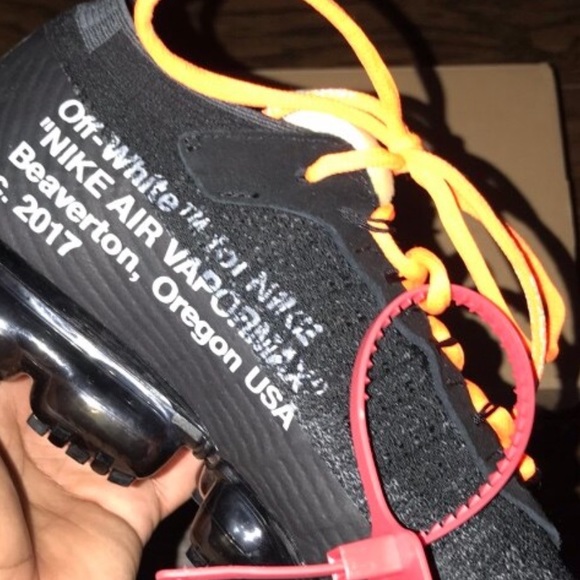 Off-White Nike Vapormax - Picture 5 of 7